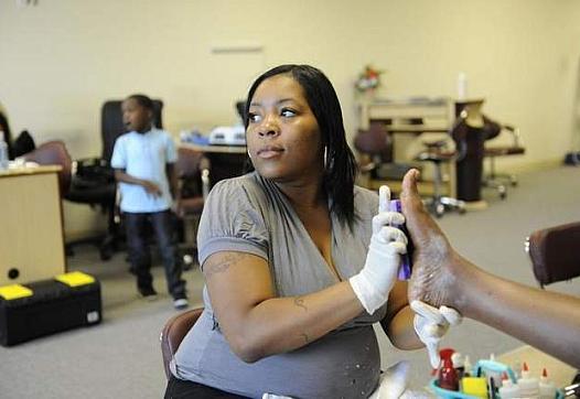 Karen Bouffard’s story on Detroit's high maternal death rate featured Kanitra Patterson, who developed a potentially fatal heart condition while pregnant. (Photo by David Coates / The Detroit News)