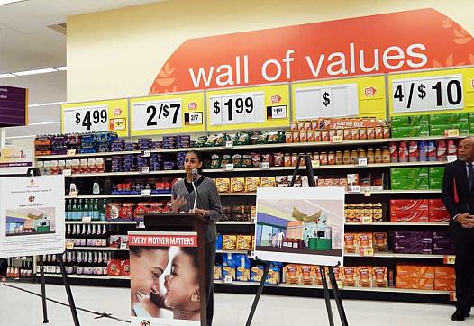 Natasha Rivera-LaButhie at a press conference announcing the launch of a hub in a New Haven Stop & Shop that will offer mental health services and other assistance.